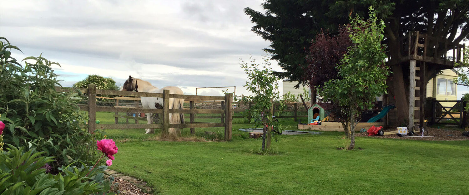 Rew Farm Country to Rew Farm in Seend Cleeve